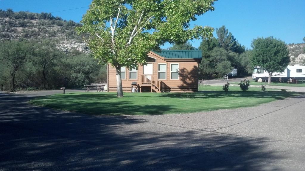 Verde Valley Lawn Cottage 10 Cottonwood Exterior photo
